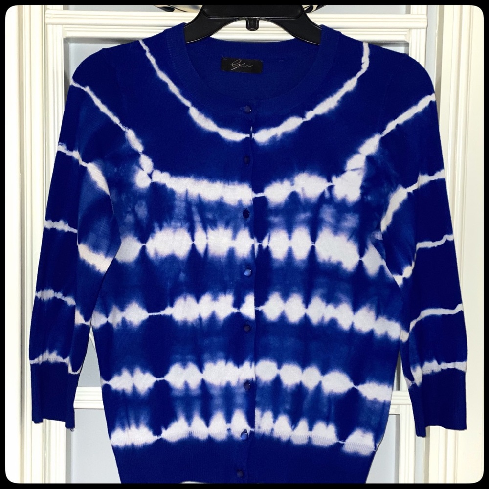 ROYAL BLUE & WHITE TIE DYED BUTTON FRONT SWEATER
